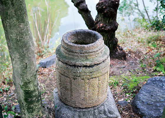 塩釜の手水鉢